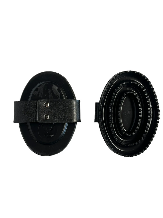 Hard rubber curry comb